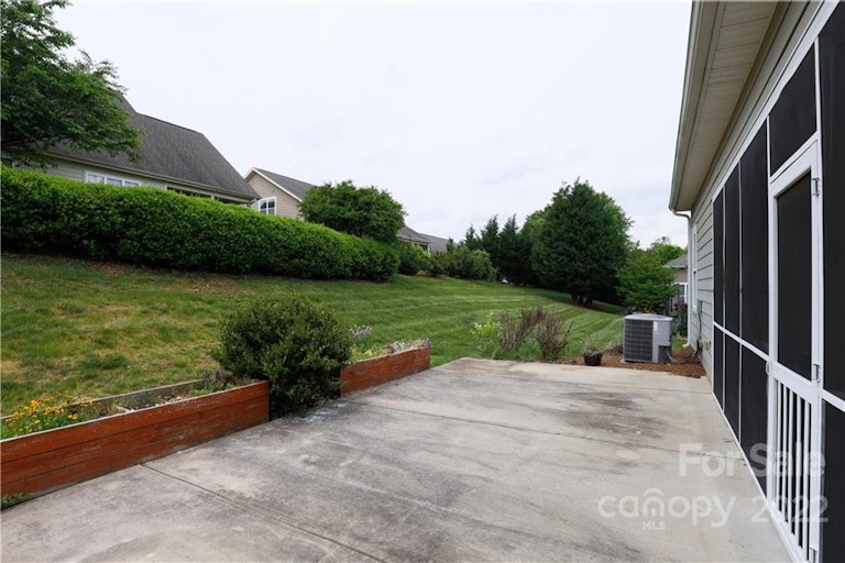 Photo 18 of 19 - 8720 Artesa Mill Ln, Charlotte, NC 28214