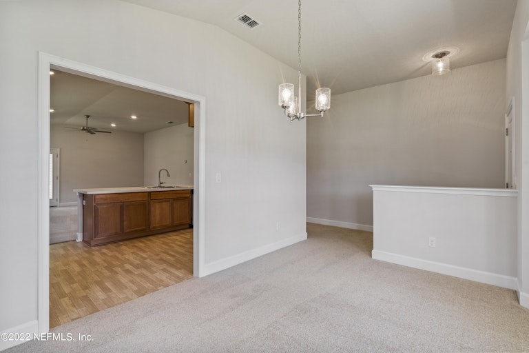 Photo 5 of 33 - 7817 Wyoming St, Jacksonville, FL 32220