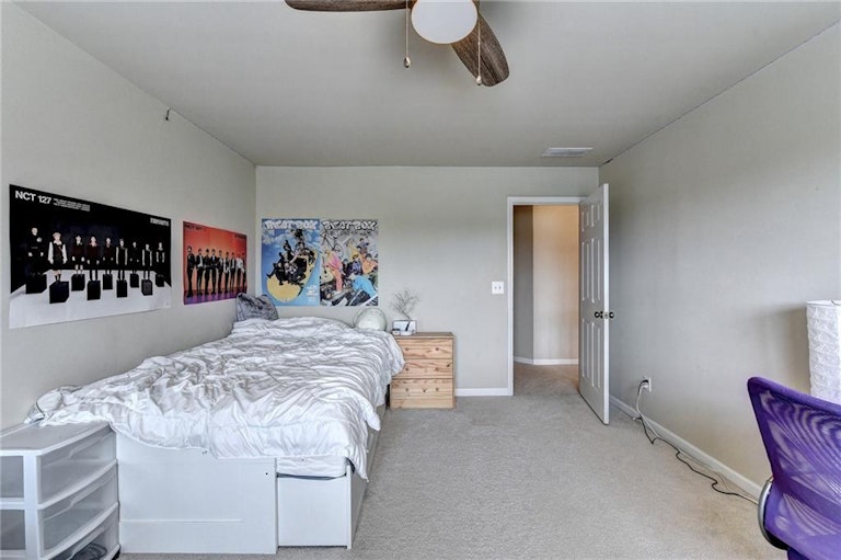 Photo 35 of 38 - 342 Rutlidge Park Ln, Suwanee, GA 30024
