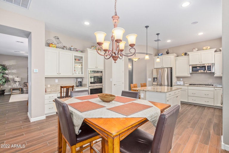 Photo 12 of 46 - 10586 W Electra Ln, Peoria, AZ 85383