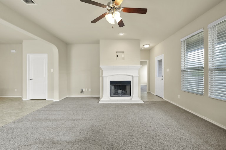 Photo 3 of 25 - 1108 Doe Meadow Dr, Burleson, TX 76028