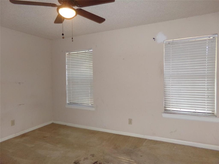 Photo 16 of 23 - 1133 Lexington Ln, Desoto, TX 75115