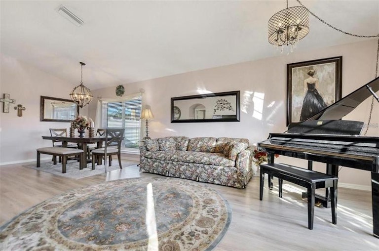 Photo 5 of 30 - 22328 Red Jacket Ln, Land O Lakes, FL 34639
