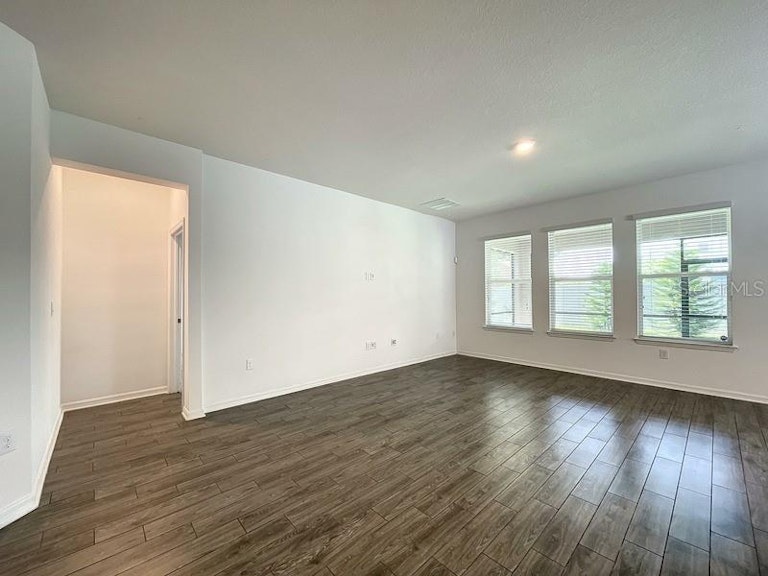 Photo 15 of 37 - 10639 Cardera Dr, Riverview, FL 33578