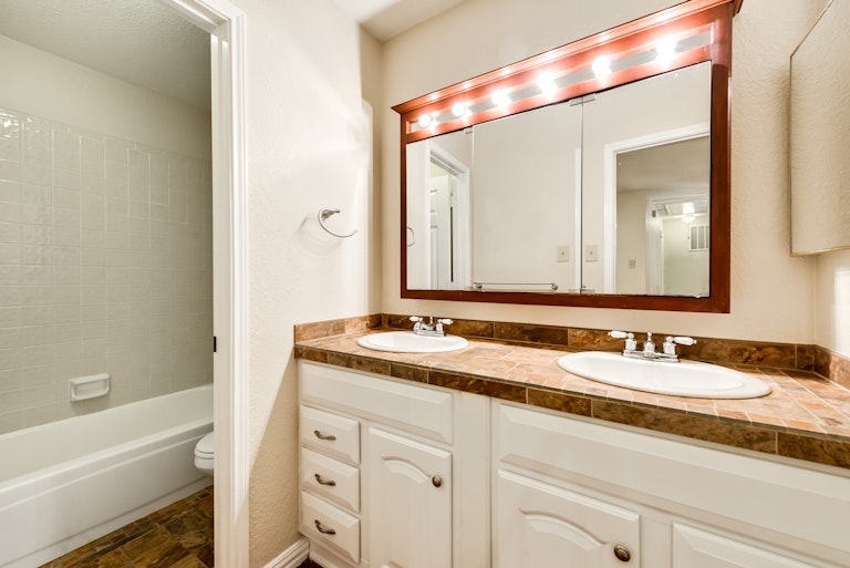 Photo 23 of 30 - 5201 Valleydale Dr, Flower Mound, TX 75028