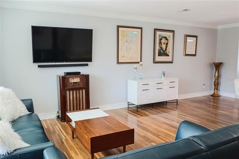 Photo 7 of 24 - 417 E Grant St, Orlando, FL 32806