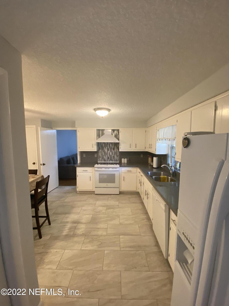 Photo 6 of 24 - 1726 Cinnamon Dr, Orange Park, FL 32073