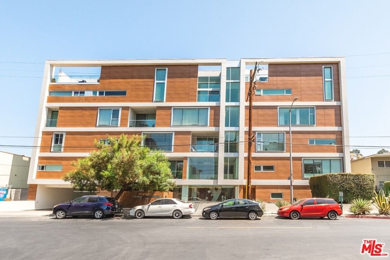 Photo 18 of 19 - 6735 Yucca St #206, Los Angeles, CA 90028