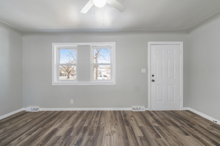 Photo 8 of 15 - 1100 Lima St, Aurora, CO 80010