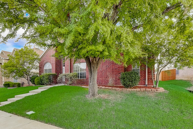 Photo 6 of 37 - 4009 Pear Ridge Dr, The Colony, TX 75056