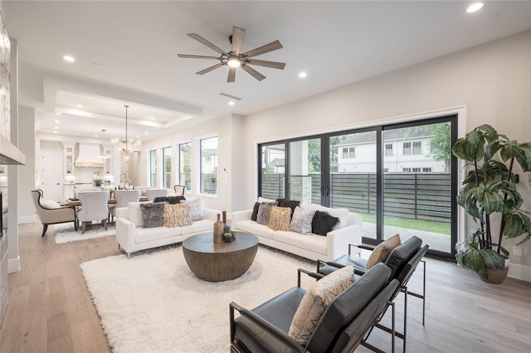 Photo 9 of 50 - 1518 Auline Ln, Houston, TX 77055
