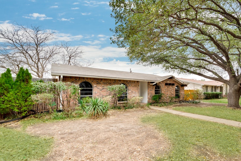 Photo 7 of 28 - 5007 Latham Dr, Plano, TX 75023