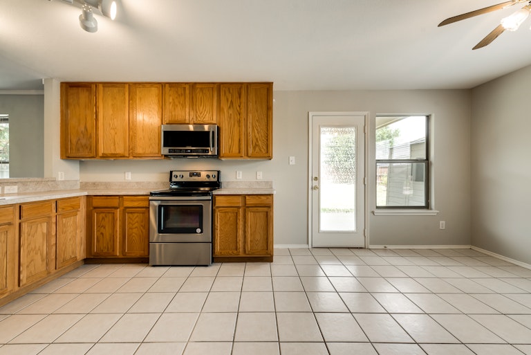 Photo 12 of 34 - 3602 Hawthorne Trl, Rockwall, TX 75032