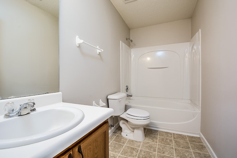 Photo 16 of 19 - 4612 Smarty Jones Dr, Knightdale, NC 27545