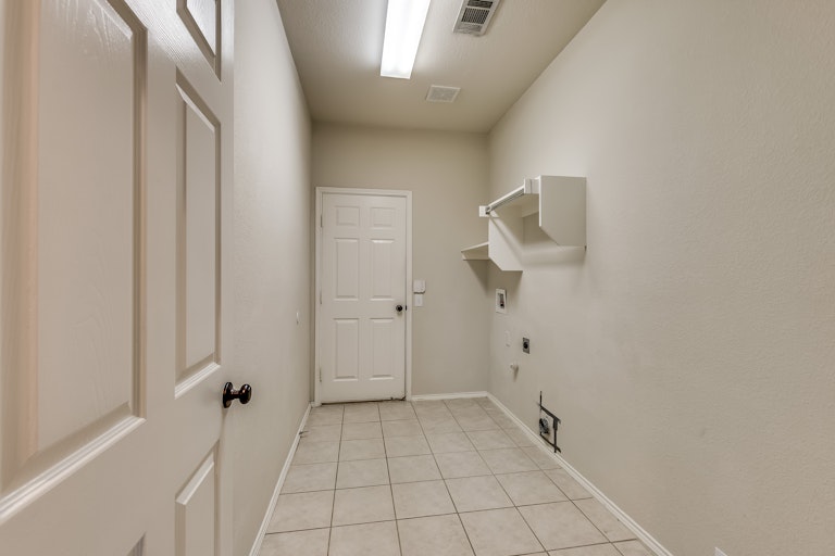 Photo 29 of 32 - 460 Fremont Dr, Rockwall, TX 75087