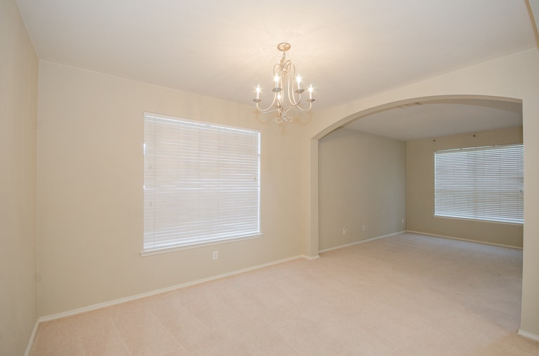 Photo 15 of 30 - 905 Crockett Dr, Lavon, TX 75166