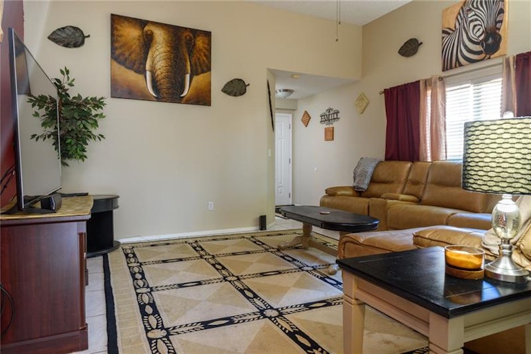 Photo 4 of 14 - 1520 High Knoll Dr, Brandon, FL 33511
