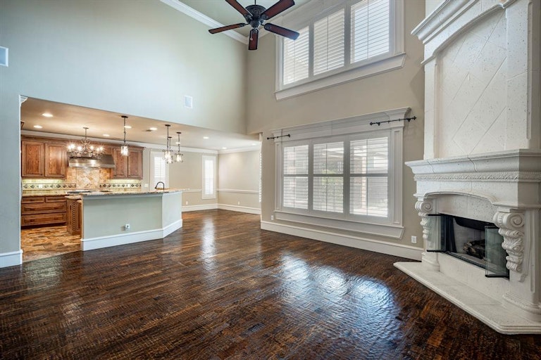 Photo 15 of 40 - 6624 Sondra Dr, Dallas, TX 75214