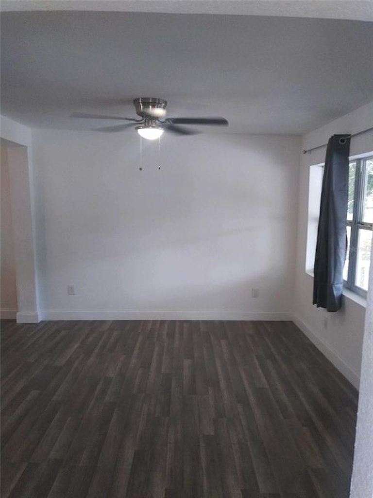 Photo 17 of 28 - 5832 10th St, Zephyrhills, FL 33542
