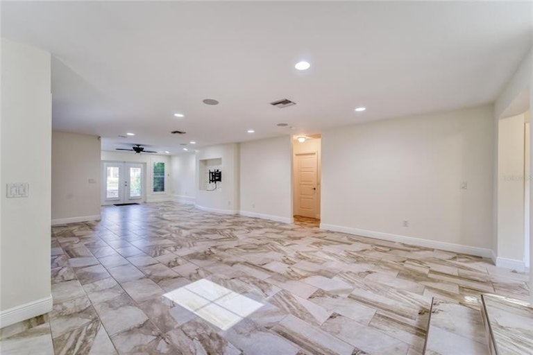 Photo 32 of 88 - 2113 S West Shore Blvd, Tampa, FL 33629