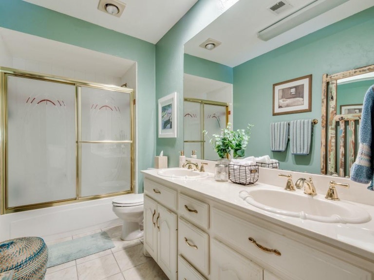 Photo 27 of 36 - 6205 Wittmore Pl, Plano, TX 75093