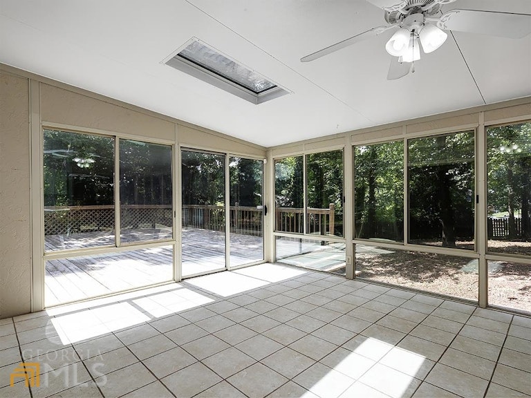 Photo 17 of 34 - 1203 Ridgeside Dr NW, Acworth, GA 30102