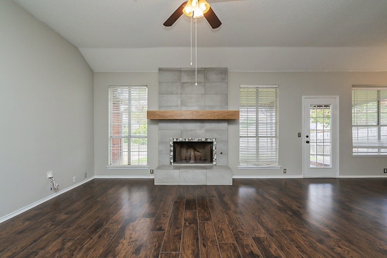 Photo 32 of 47 - 1309 Woodthorpe Dr, Mesquite, TX 75181
