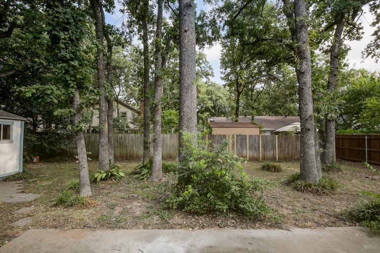 Photo 26 of 26 - 3017 Scenic Hills Dr, Bedford, TX 76021