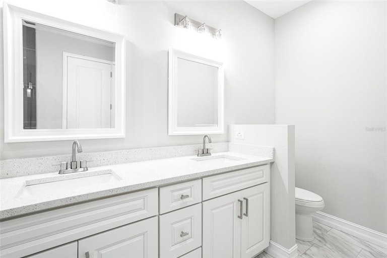 Photo 13 of 24 - 3920 W Crenshaw St, Tampa, FL 33614