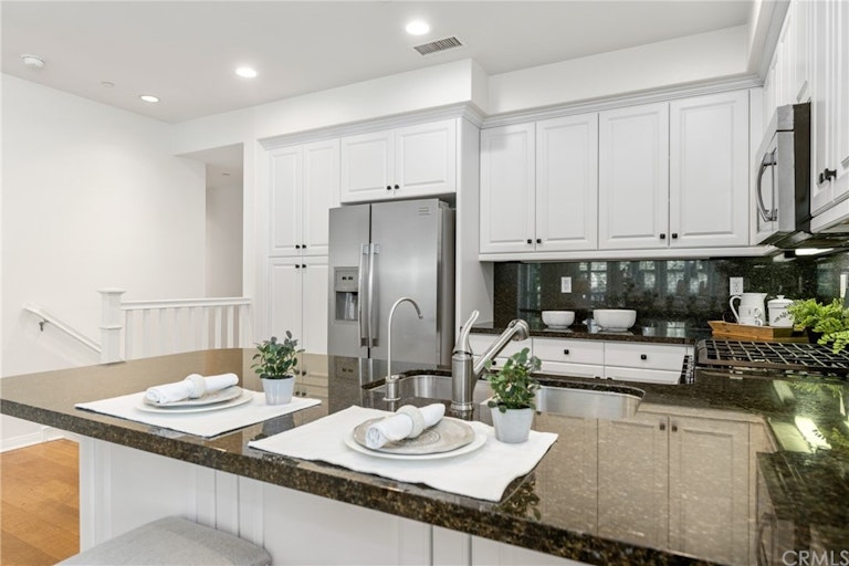 Photo 6 of 21 - 154 Coralwood, Irvine, CA 92618