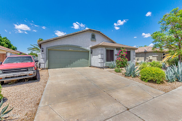 Photo 2 of 26 - 7902 E Holmes Ave, Mesa, AZ 85209