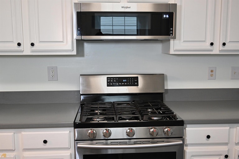 Photo 9 of 27 - 4160 McEver Park Dr, Acworth, GA 30101