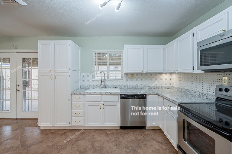 Photo 9 of 22 - 3452 W Sierra Vista Dr, Phoenix, AZ 85017