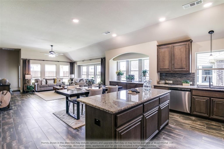 Photo 10 of 21 - 11400 Colonial Trace Rd, Keller, TX 76244