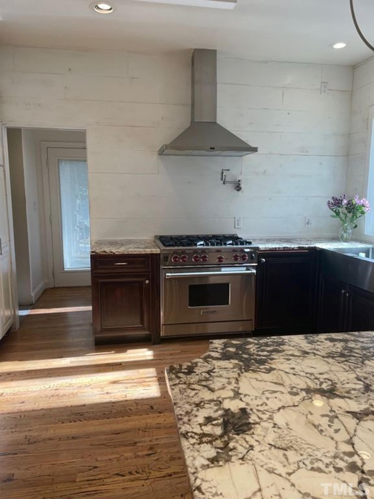 Photo 23 of 49 - 1204 Queensferry Rd, Cary, NC 27511