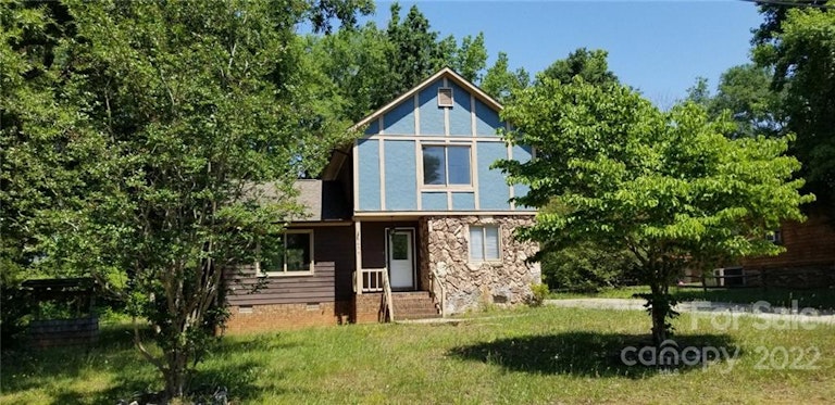 Photo 36 of 38 - 2654 Castle Hill Rd, Gastonia, NC 28052