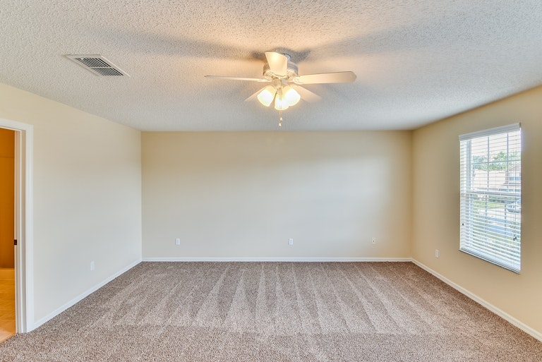 Photo 13 of 29 - 15169 Moultrie Pointe Rd, Orlando, FL 32828