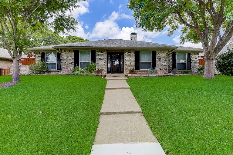Photo 26 of 43 - 2313 Stone Creek Dr, Plano, TX 75075