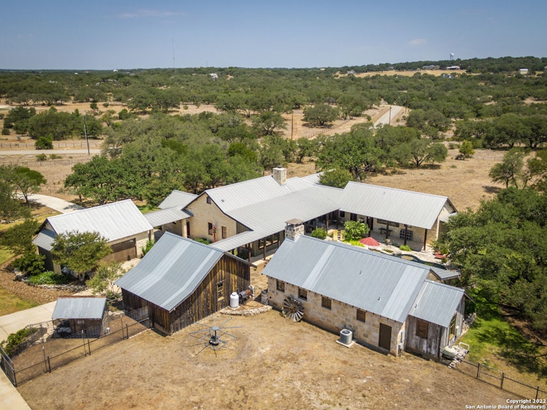 Photo 3 of 42 - 4544 Natures Way, New Braunfels, TX 78132