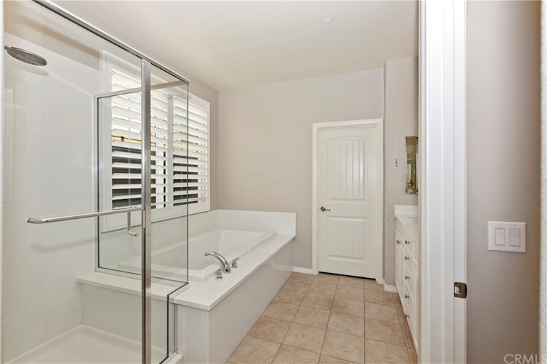 Photo 28 of 50 - 5120 Armendarez Ln, Fontana, CA 92336