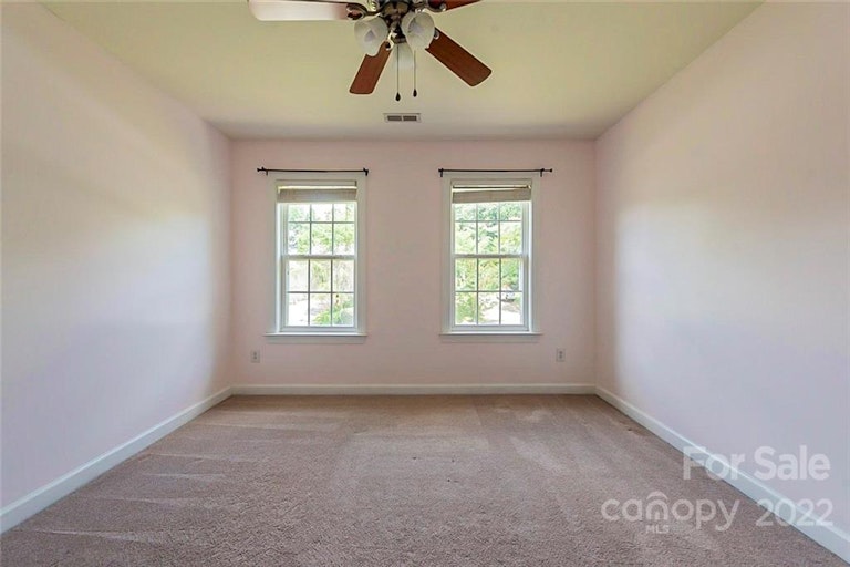 Photo 13 of 22 - 114 Forest Walk Way, Mooresville, NC 28115