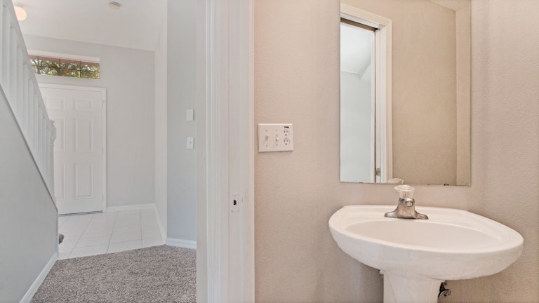 Photo 9 of 17 - 11302 Crestlake Village Dr, Riverview, FL 33569