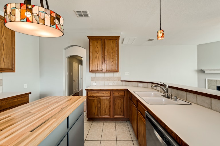 Photo 9 of 28 - 6409 Deer Run Dr, McKinney, TX 75070