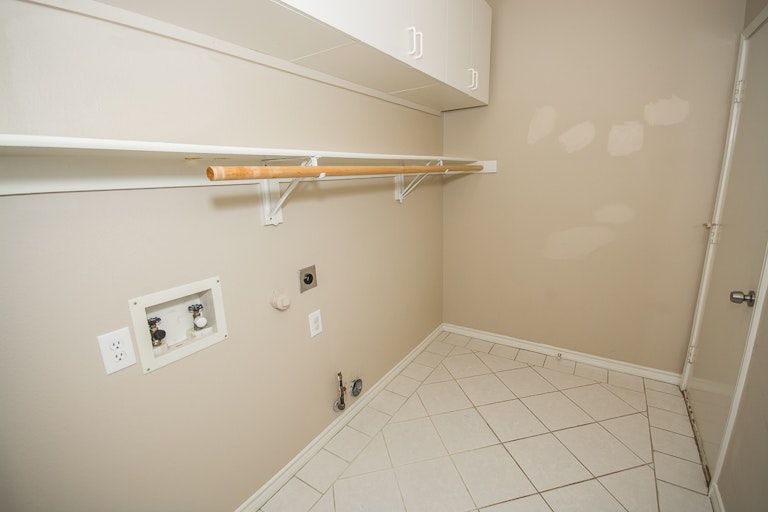 Photo 26 of 30 - 2906 Spartacus Dr, Grand Prairie, TX 75052