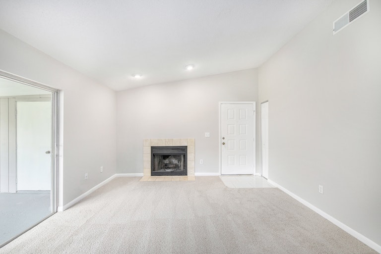 Photo 8 of 16 - 1219 Mohrlake Dr, Brandon, FL 33511