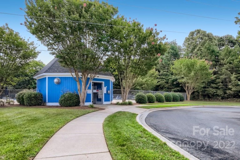 Photo 33 of 33 - 649 Cliffs Inn Cir, Charlotte, NC 28214