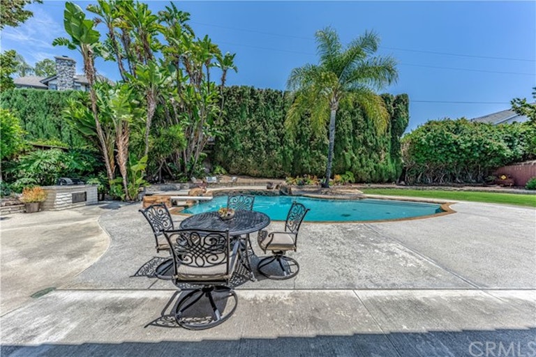Photo 6 of 42 - 13292 Shepard Way, Santa Ana, CA 92705
