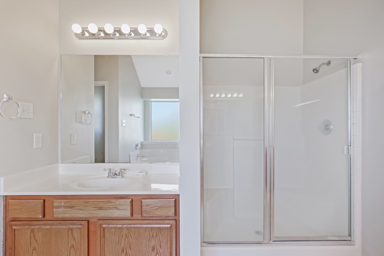 Photo 16 of 26 - 225 Brandi Ridge Dr, Midlothian, TX 76065