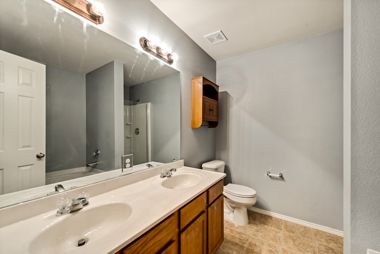Photo 18 of 23 - 536 Laurel Ln, Fate, TX 75087
