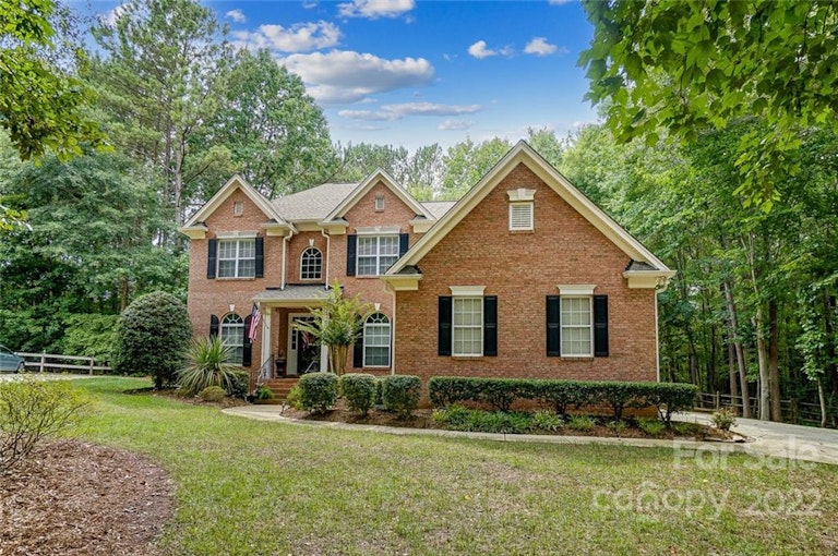 Photo 3 of 47 - 12229 Danielle Christina Ct, Charlotte, NC 28216